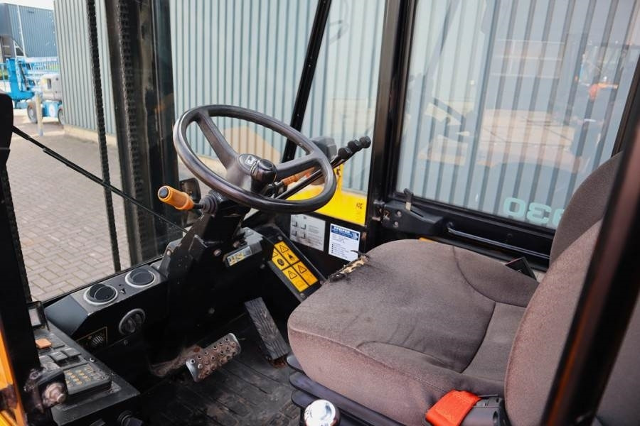 JCB 930-4 T4 Valid inspection, *Guarantee! Diesel, 4x4 - Rough terrain forklift: picture 3 JCB 930-4 T4 Valid inspection, *Guarantee! Diesel, 4x4 - Rough terrain forklift: picture 3