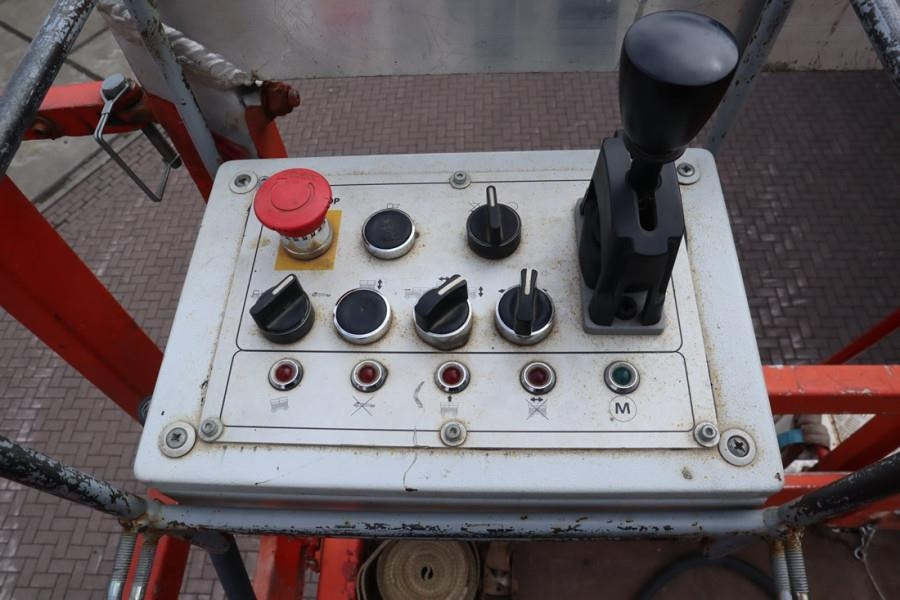 Liftlux SL320-30DS Diesel, 4x4 Drive, 34m Working Height, - Scissor lift: picture 4 Liftlux SL320-30DS Diesel, 4x4 Drive, 34m Working Height, - Scissor lift: picture 4