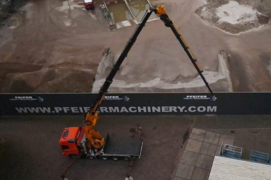 All terrain crane Volvo FH12 With Cormach 135tm Crane Volvo FH12 10x4 With: picture 19