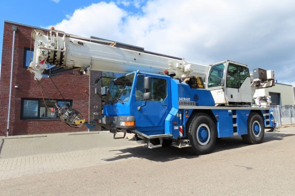 Liebherr LTM 1040-2.1 - All terrain crane: picture 1 Liebherr LTM 1040-2.1 - All terrain crane: picture 1