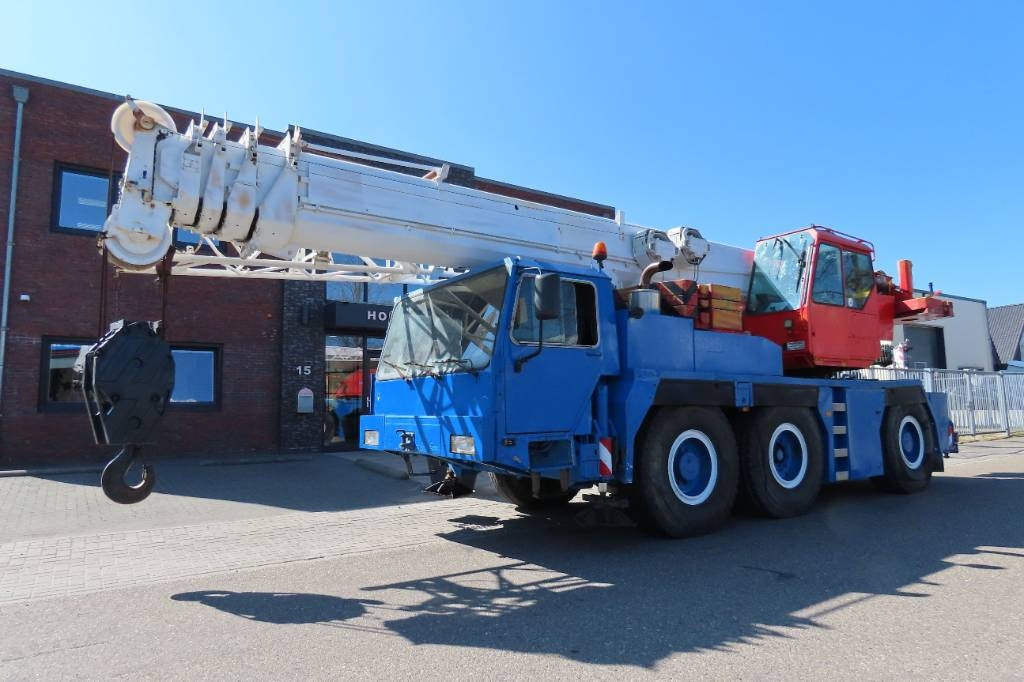 Liebherr LTM 1050-1 - All terrain crane: picture 1 Liebherr LTM 1050-1 - All terrain crane: picture 1