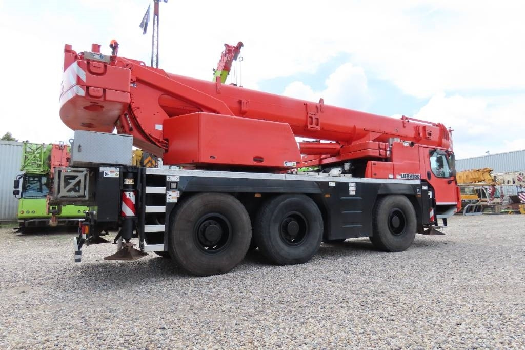 Liebherr LTM 1055-3.2  - All terrain crane: picture 3 Liebherr LTM 1055-3.2  - All terrain crane: picture 3