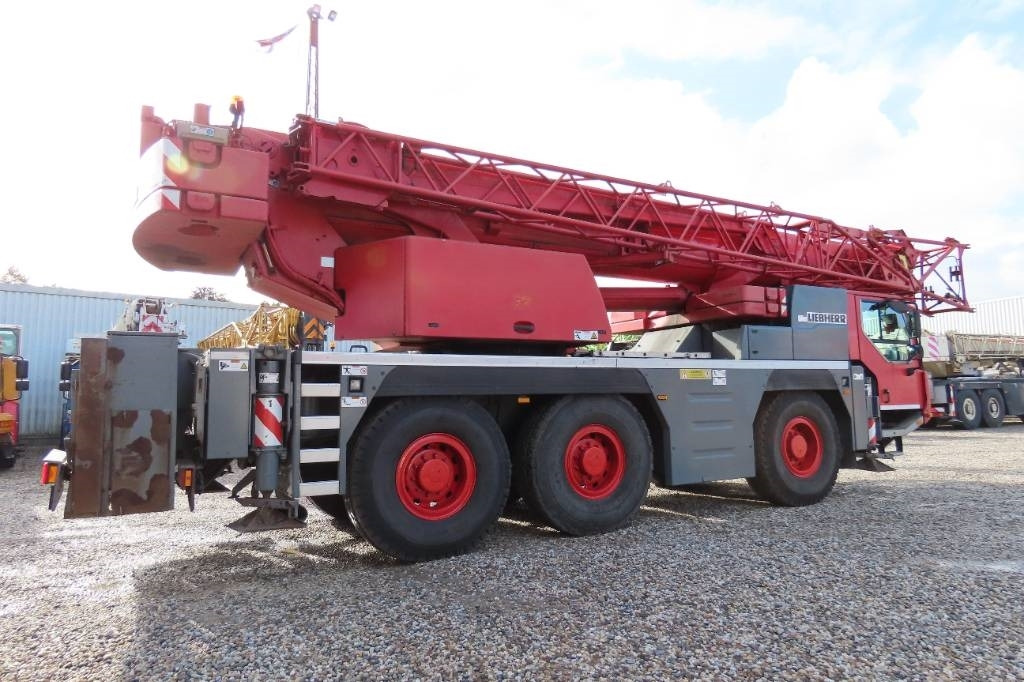 Liebherr LTM 1055-3.2  - All terrain crane: picture 3 Liebherr LTM 1055-3.2  - All terrain crane: picture 3