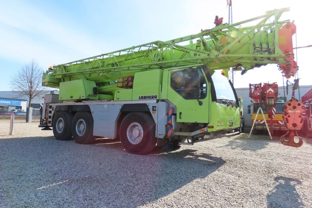 Liebherr LTM 1055-3.2  - All terrain crane: picture 2 Liebherr LTM 1055-3.2  - All terrain crane: picture 2
