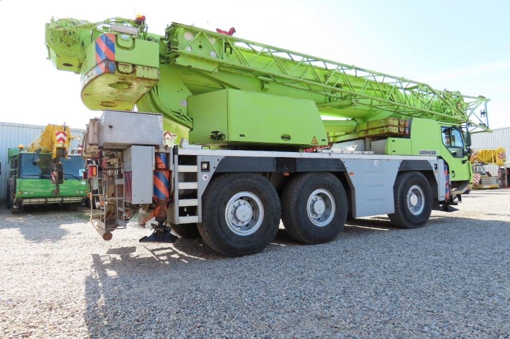 Liebherr LTM 1055-3.2  - All terrain crane: picture 3 Liebherr LTM 1055-3.2  - All terrain crane: picture 3