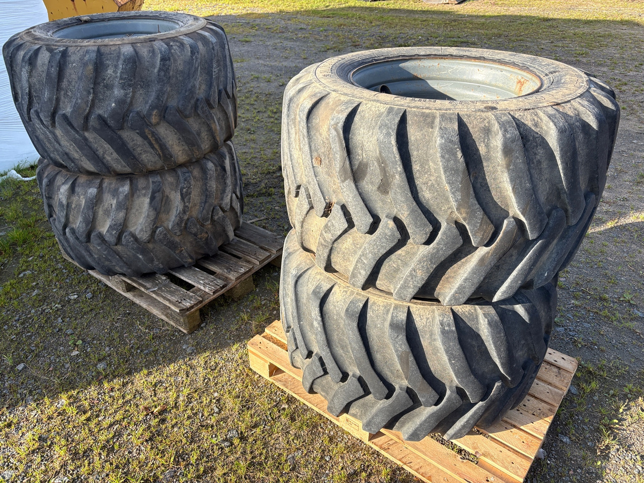 Alliance 600/40-22.5 - Tire for Construction machinery: picture 1 Alliance 600/40-22.5 - Tire for Construction machinery: picture 1