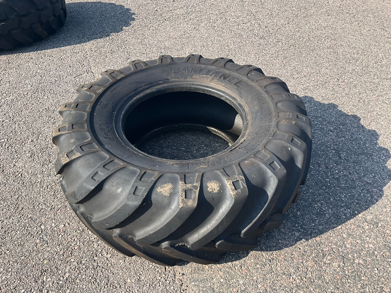 Alliance A-570 - Tire for Construction machinery: picture 1 Alliance A-570 - Tire for Construction machinery: picture 1