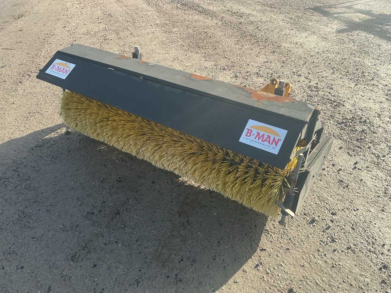 B-MAN - Broom: picture 1 B-MAN - Broom: picture 1