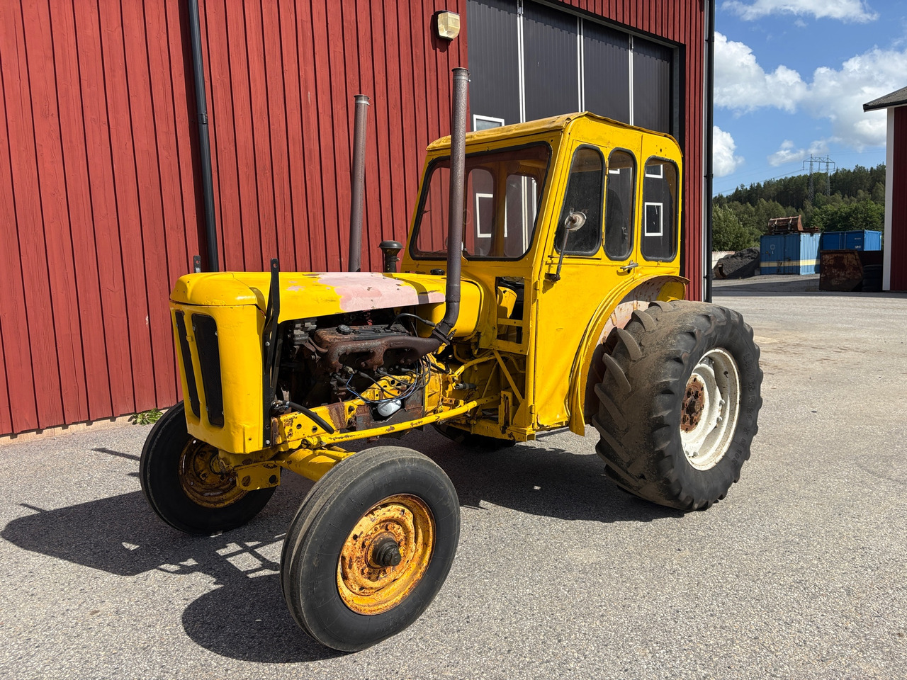 Bolinder-Munktell BM 320 Buster - Farm tractor: picture 1 Bolinder-Munktell BM 320 Buster - Farm tractor: picture 1