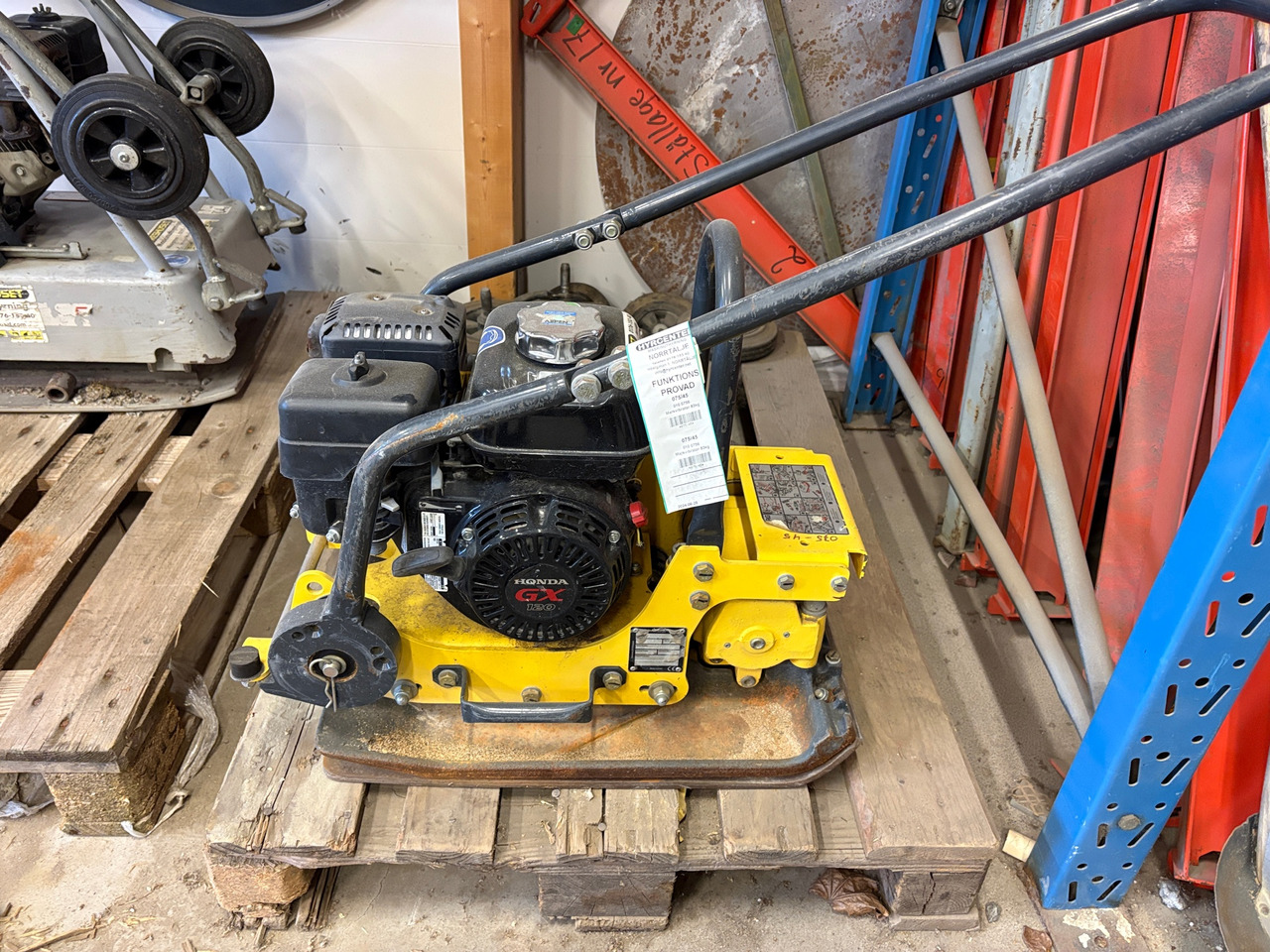 Bomag - Vibratory plate: picture 1 Bomag - Vibratory plate: picture 1