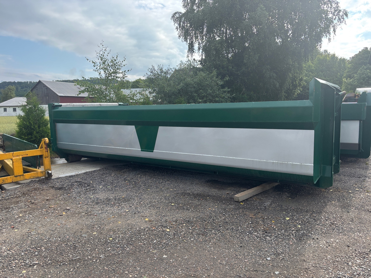 CMT - Roll-off container: picture 1 CMT - Roll-off container: picture 1