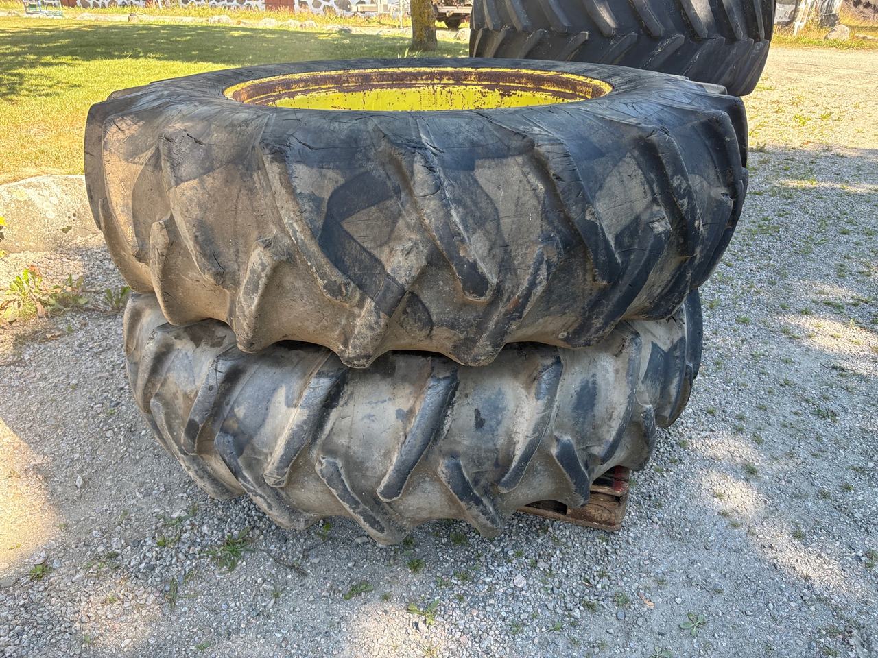 Firestone 18.4-38 - Tire for Agricultural machinery: picture 1 Firestone 18.4-38 - Tire for Agricultural machinery: picture 1