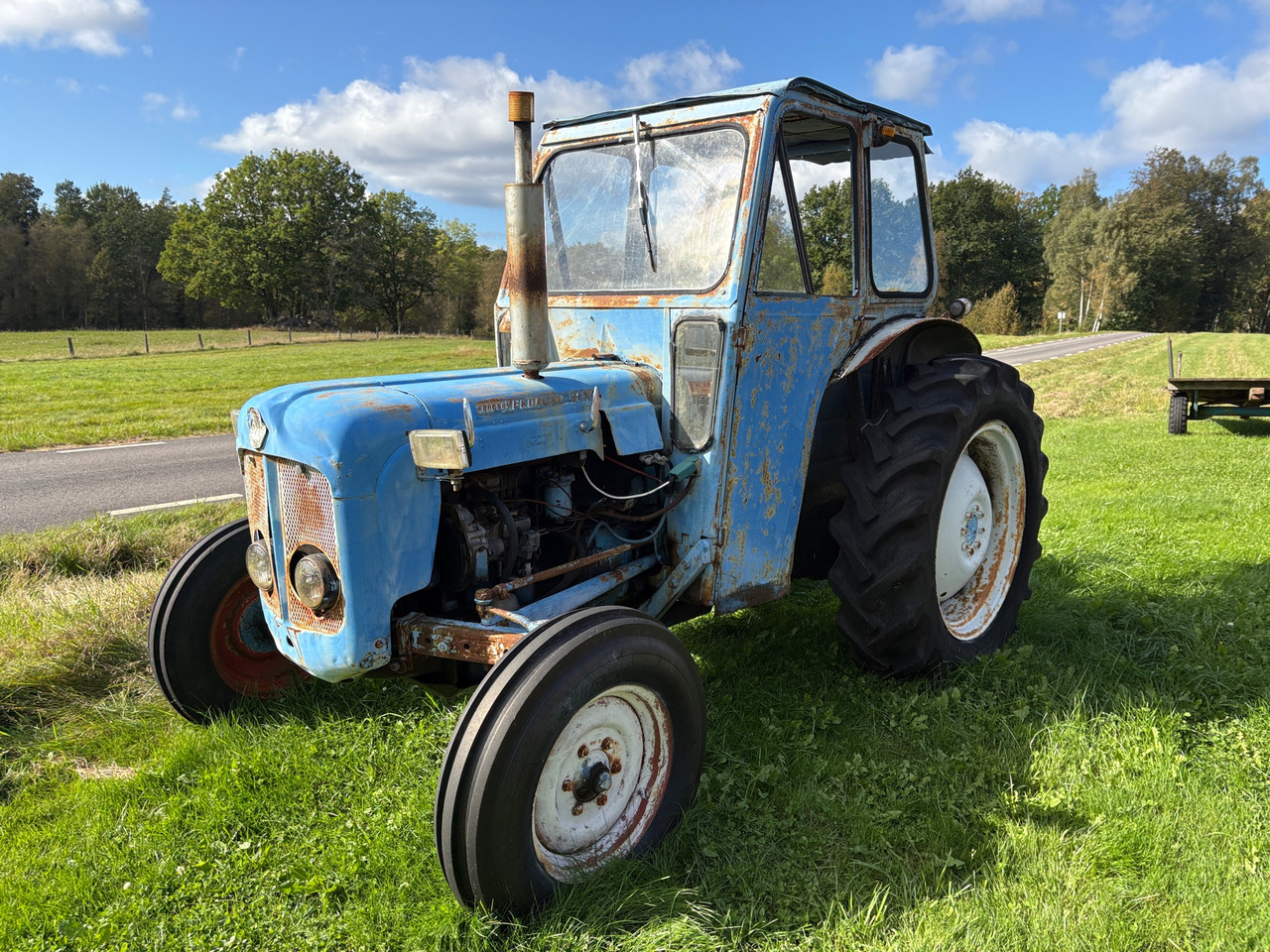 Ford Dexta - Farm tractor: picture 1 Ford Dexta - Farm tractor: picture 1