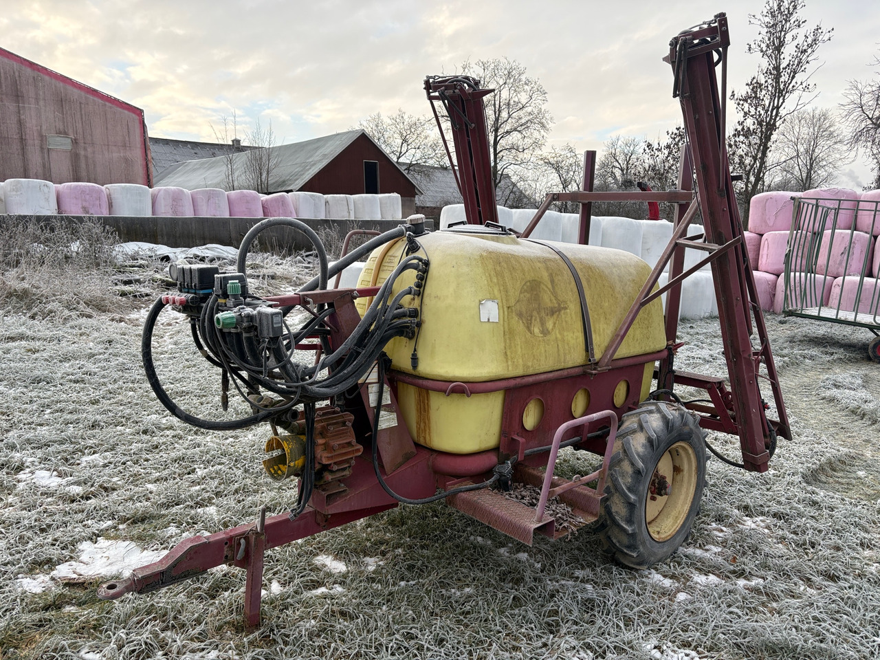 Hardi 1200l - Trailed sprayer: picture 1 Hardi 1200l - Trailed sprayer: picture 1