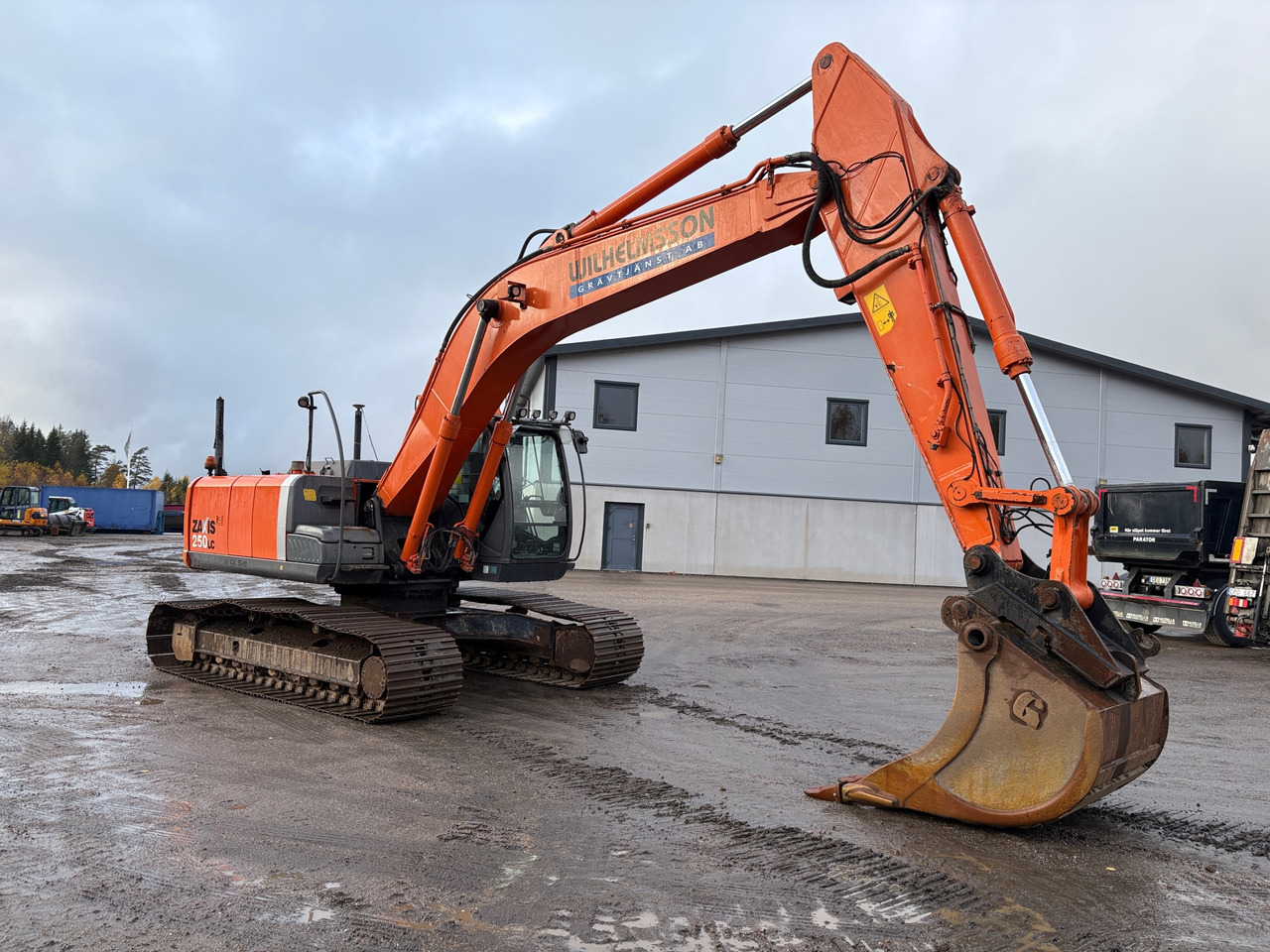 Hitachi ZX250LC-3 - Excavator: picture 1 Hitachi ZX250LC-3 - Excavator: picture 1