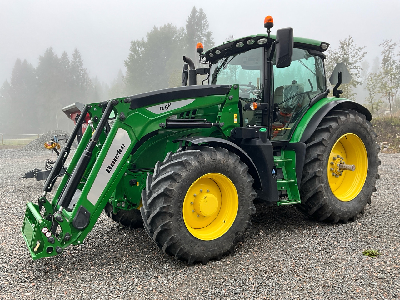 John Deere 6155R - Farm tractor: picture 1 John Deere 6155R - Farm tractor: picture 1