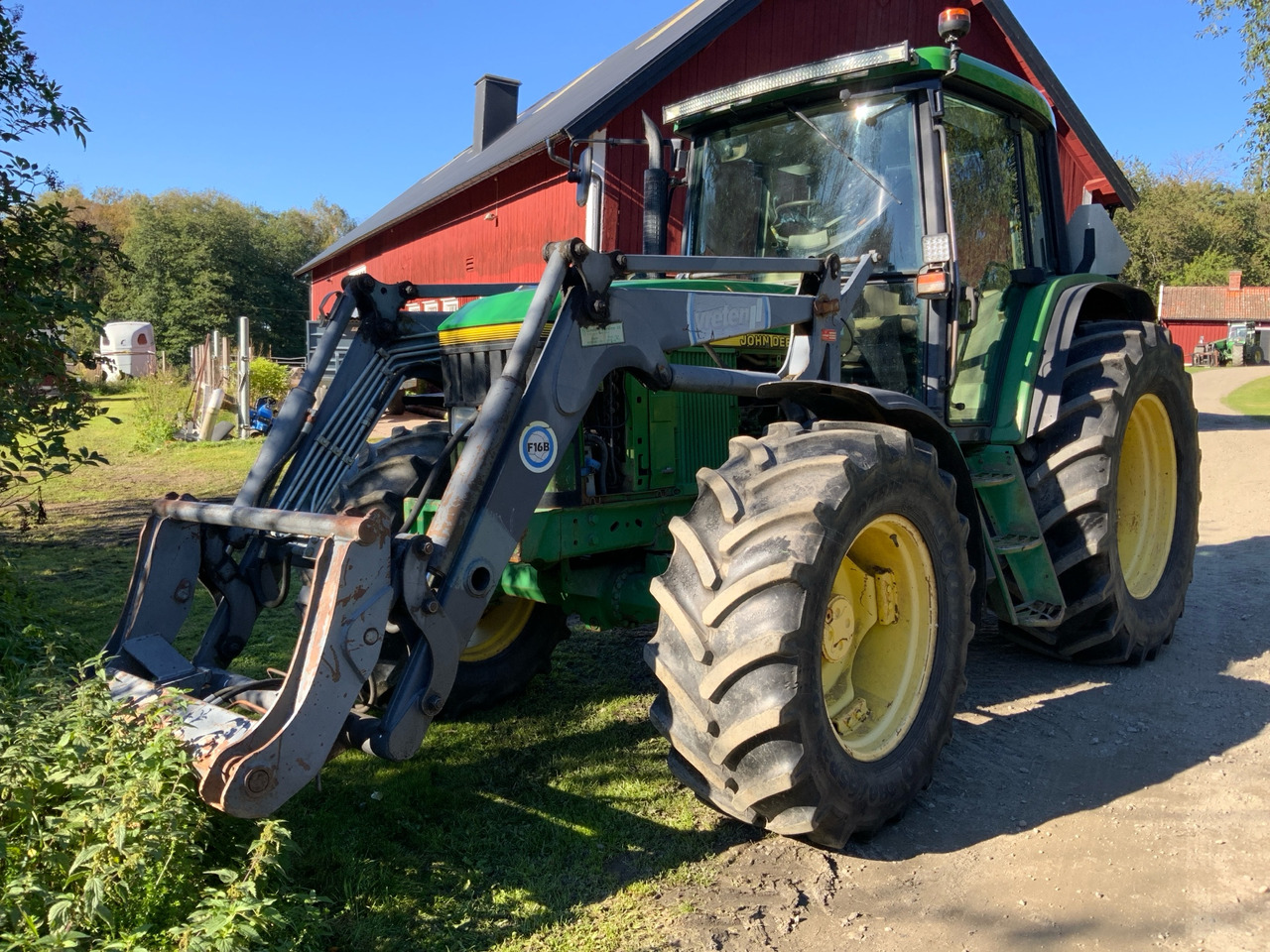 John Deere 6610 - Farm tractor: picture 1 John Deere 6610 - Farm tractor: picture 1