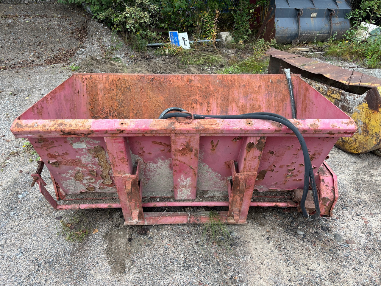 Kellfri S800 - Sand/ Salt spreader: picture 1 Kellfri S800 - Sand/ Salt spreader: picture 1