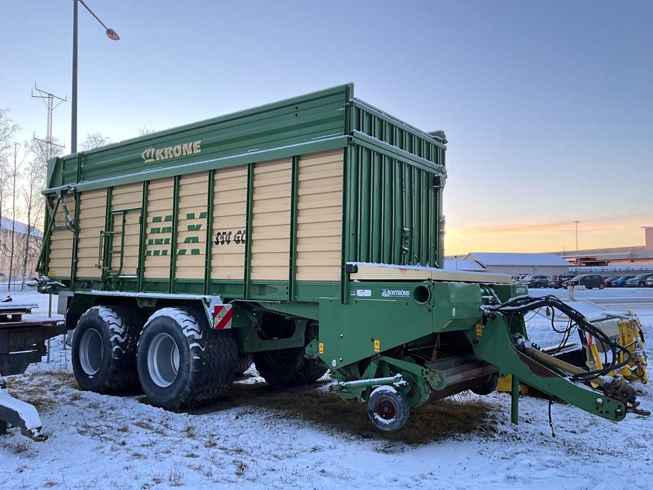 Krone MX350 GL - Self-loading wagon: picture 1 Krone MX350 GL - Self-loading wagon: picture 1