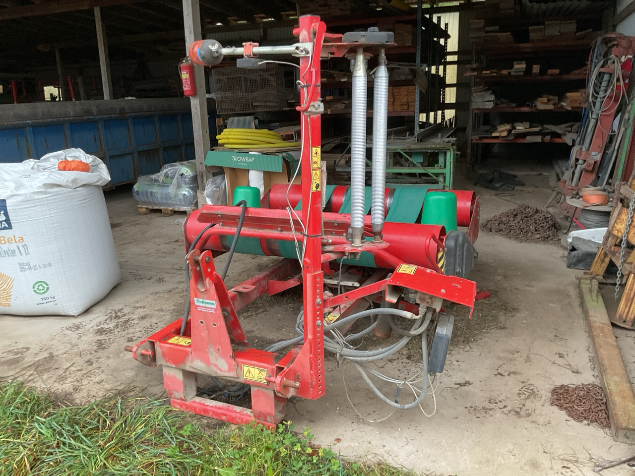 Kverneland 7558 - Bale wrapper: picture 1 Kverneland 7558 - Bale wrapper: picture 1