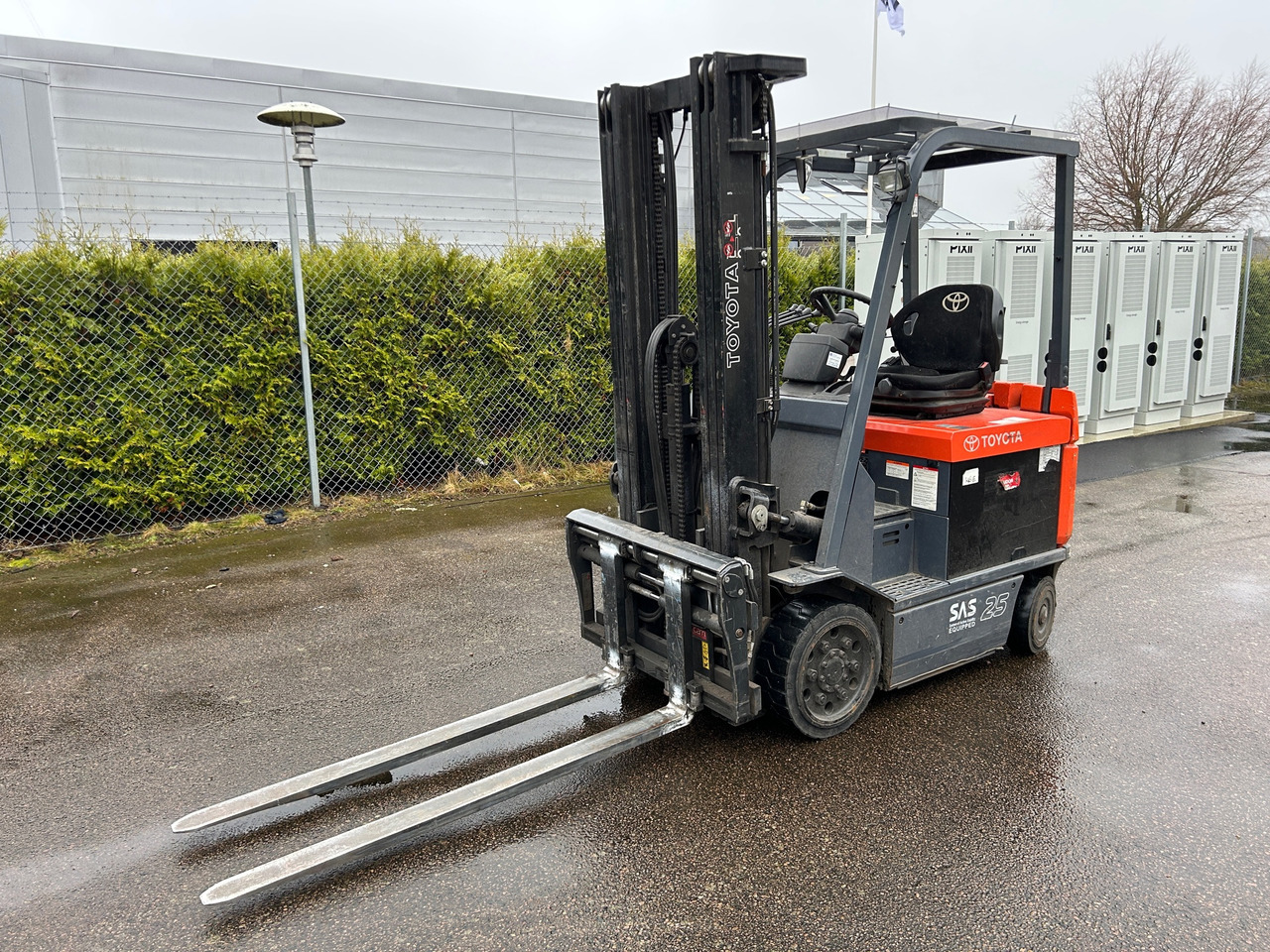 Toyota 7FBCU25 - Material handling equipment: picture 1 Toyota 7FBCU25 - Material handling equipment: picture 1