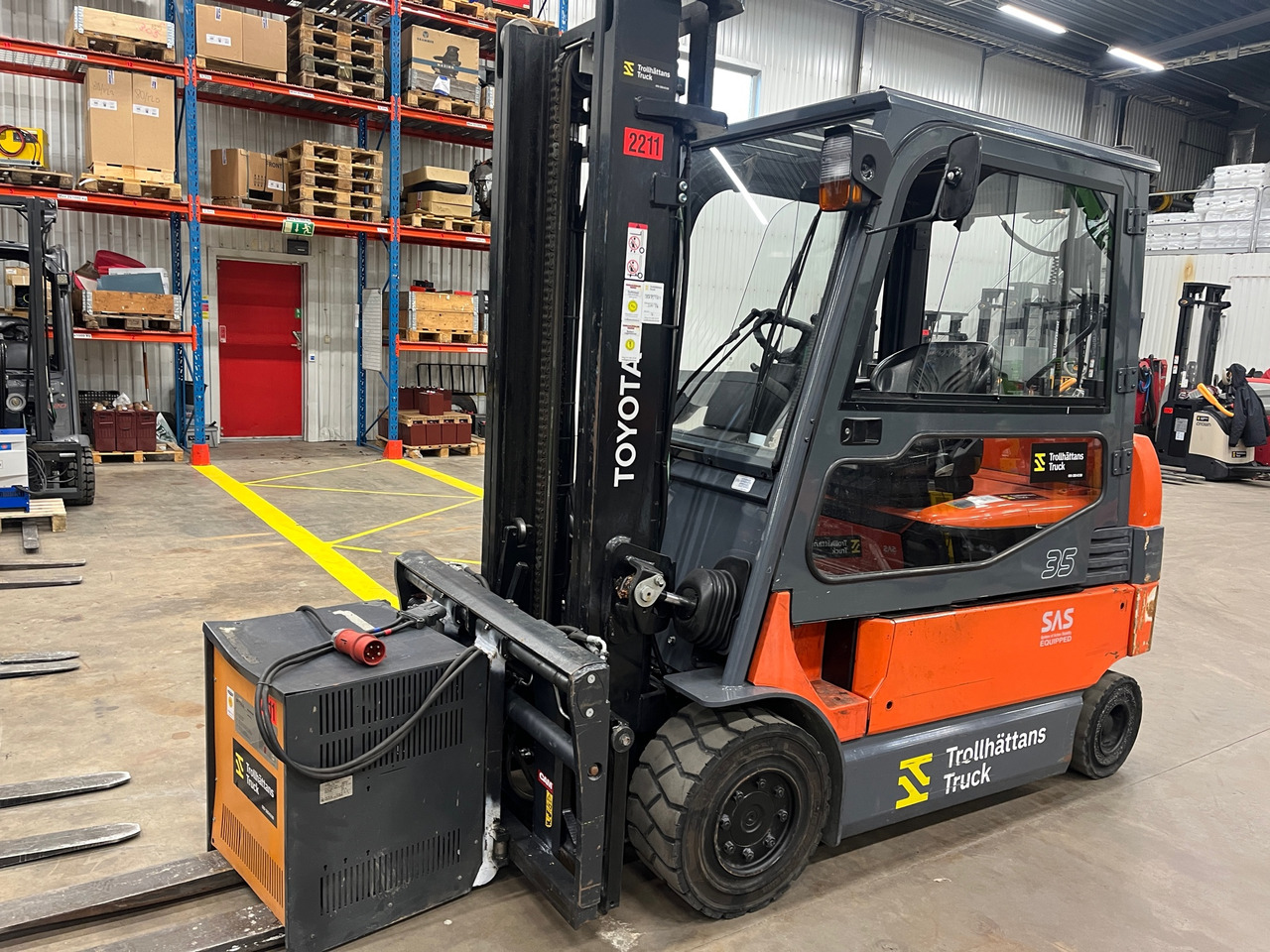 Toyota 7FBMF35 - Material handling equipment: picture 1 Toyota 7FBMF35 - Material handling equipment: picture 1