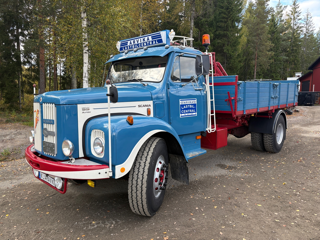 Scania 85 Super - Tipper, Crane truck: picture 1 Scania 85 Super - Tipper, Crane truck: picture 1