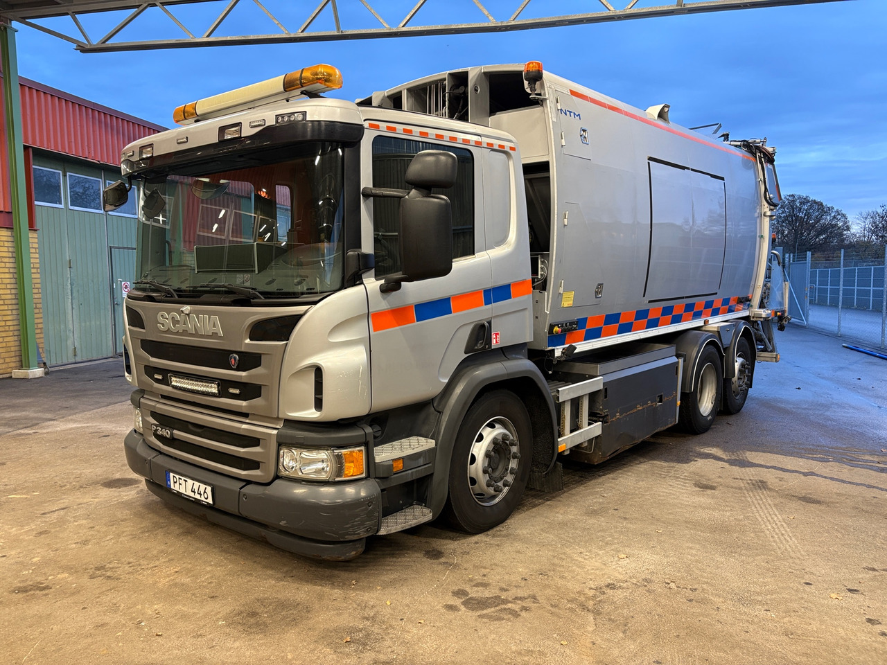 Scania P340 - Garbage truck: picture 1 Scania P340 - Garbage truck: picture 1