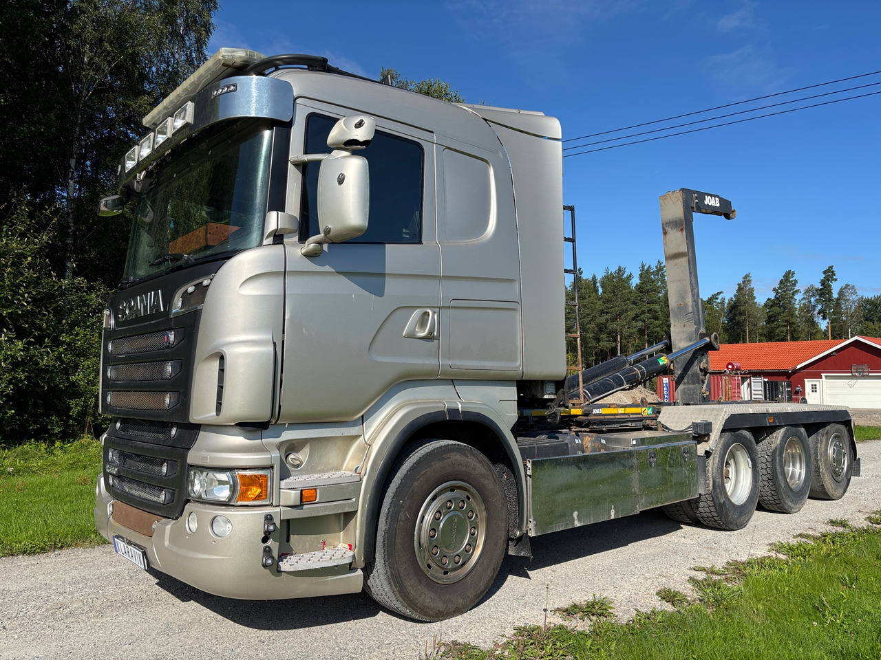 Scania R560 8x4 15.6 560 Hk - Hook lift truck: picture 1 Scania R560 8x4 15.6 560 Hk - Hook lift truck: picture 1