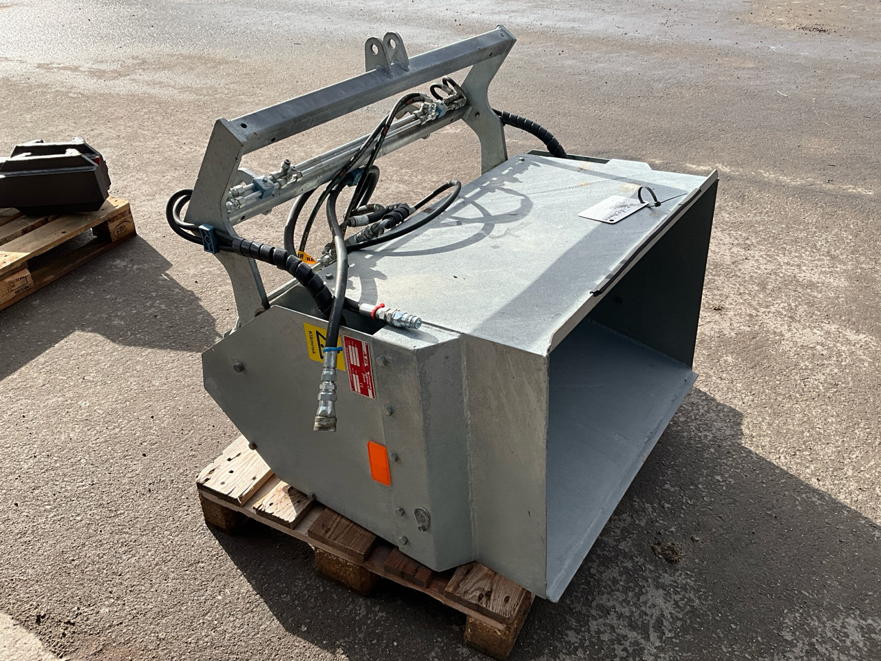 Siringe SP300 - Sand/ Salt spreader: picture 1 Siringe SP300 - Sand/ Salt spreader: picture 1