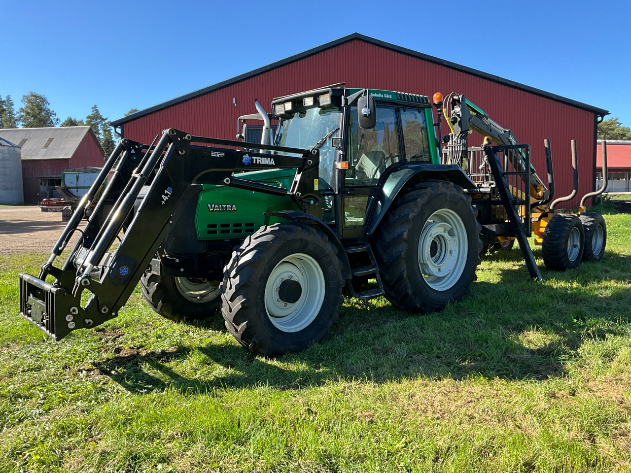 Valtra 6850-4 - Farm tractor: picture 1 Valtra 6850-4 - Farm tractor: picture 1