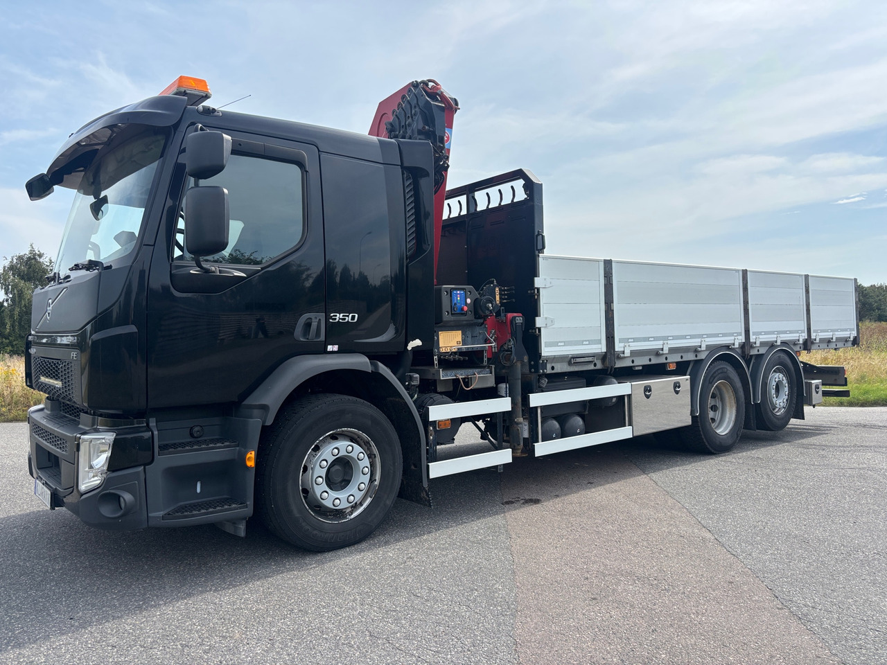 Volvo FE350 - Crane truck: picture 1 Volvo FE350 - Crane truck: picture 1