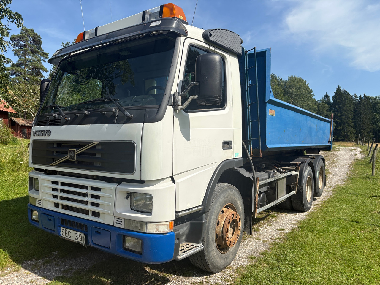Volvo FM12 - Dropside/ Flatbed truck: picture 1 Volvo FM12 - Dropside/ Flatbed truck: picture 1