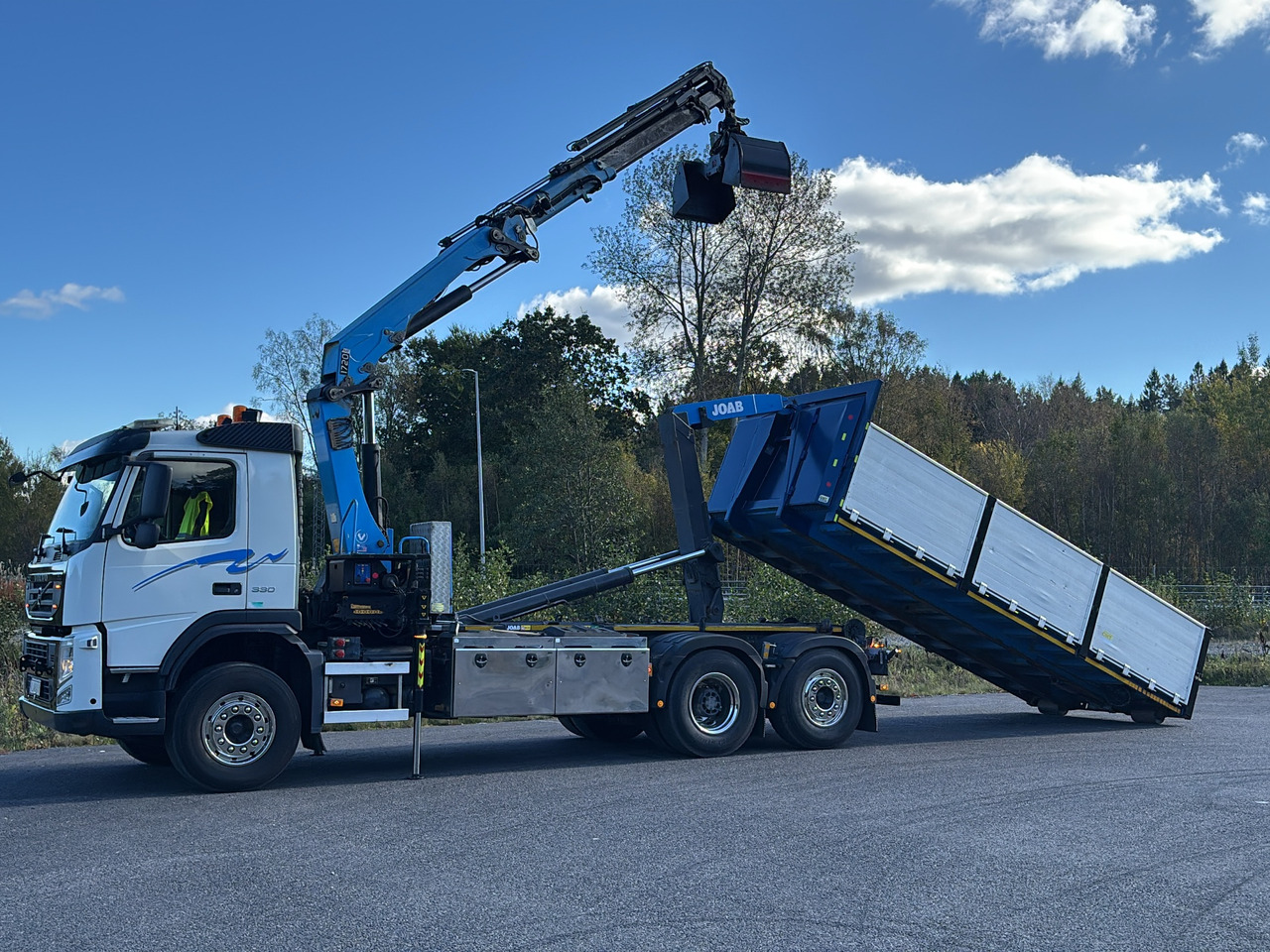 Volvo Fm 330 - Crane truck: picture 1 Volvo Fm 330 - Crane truck: picture 1