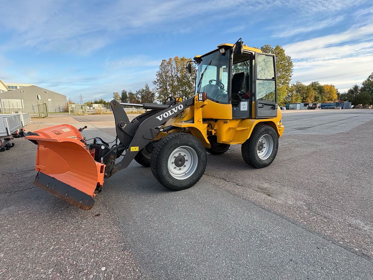 Volvo L30B- Z/X - Wheel loader: picture 1 Volvo L30B- Z/X - Wheel loader: picture 1