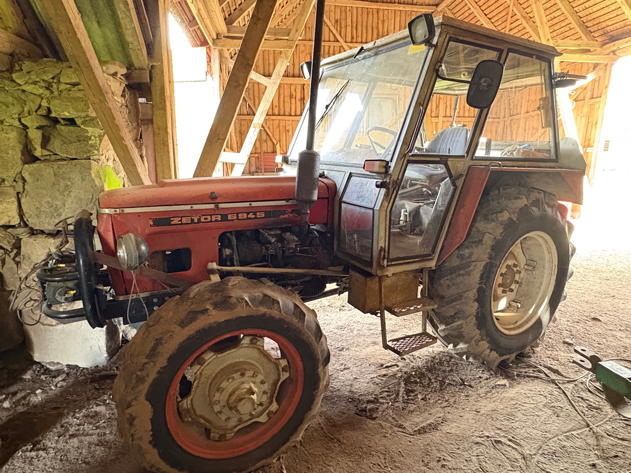 Zetor 6945 - Farm tractor: picture 1 Zetor 6945 - Farm tractor: picture 1