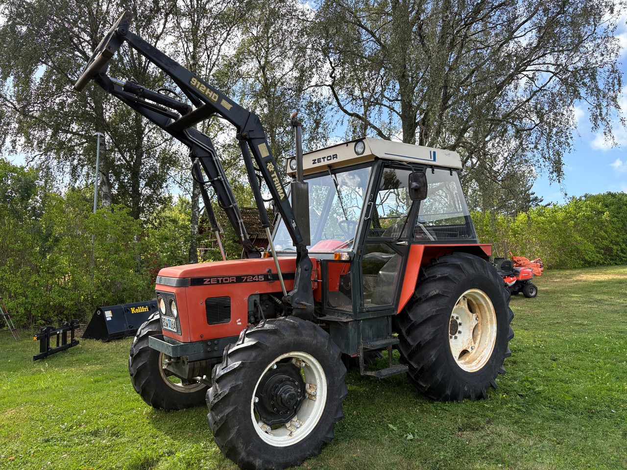 Zetor 7245 - Farm tractor: picture 1 Zetor 7245 - Farm tractor: picture 1