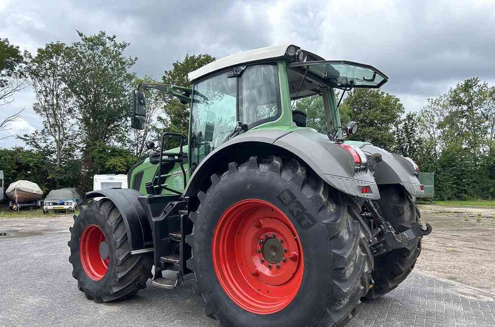 Fendt 828 vario profi scr - Farm tractor: picture 2 Fendt 828 vario profi scr - Farm tractor: picture 2