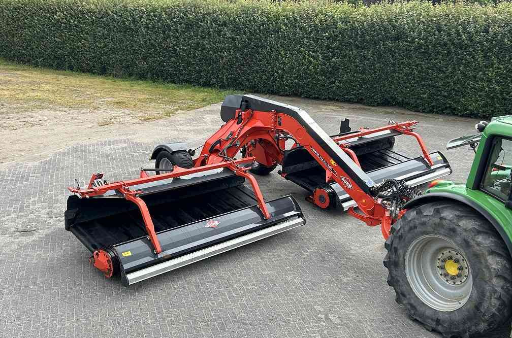 Kuhn Merge Maxx 950 bandhark - Tedder/ Rake: picture 2 Kuhn Merge Maxx 950 bandhark - Tedder/ Rake: picture 2