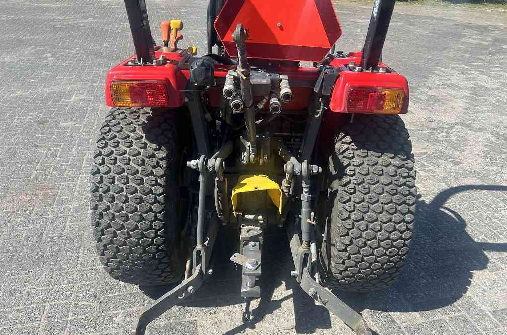 Massey Ferguson 1525 hydrostaat - Farm tractor: picture 3 Massey Ferguson 1525 hydrostaat - Farm tractor: picture 3