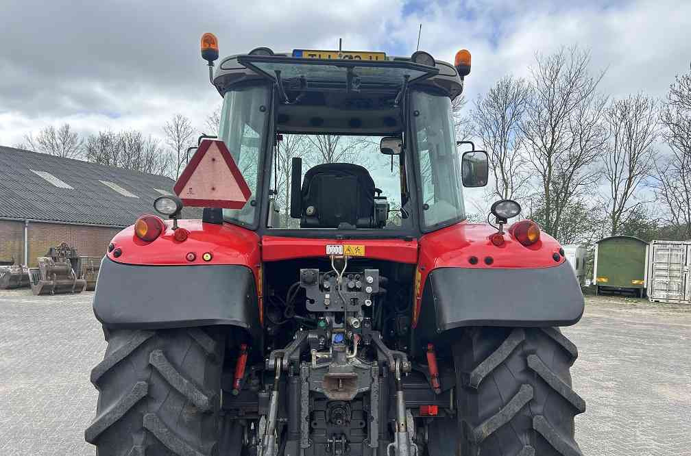 Massey Ferguson 6465 dyna 6 - Farm tractor: picture 3 Massey Ferguson 6465 dyna 6 - Farm tractor: picture 3