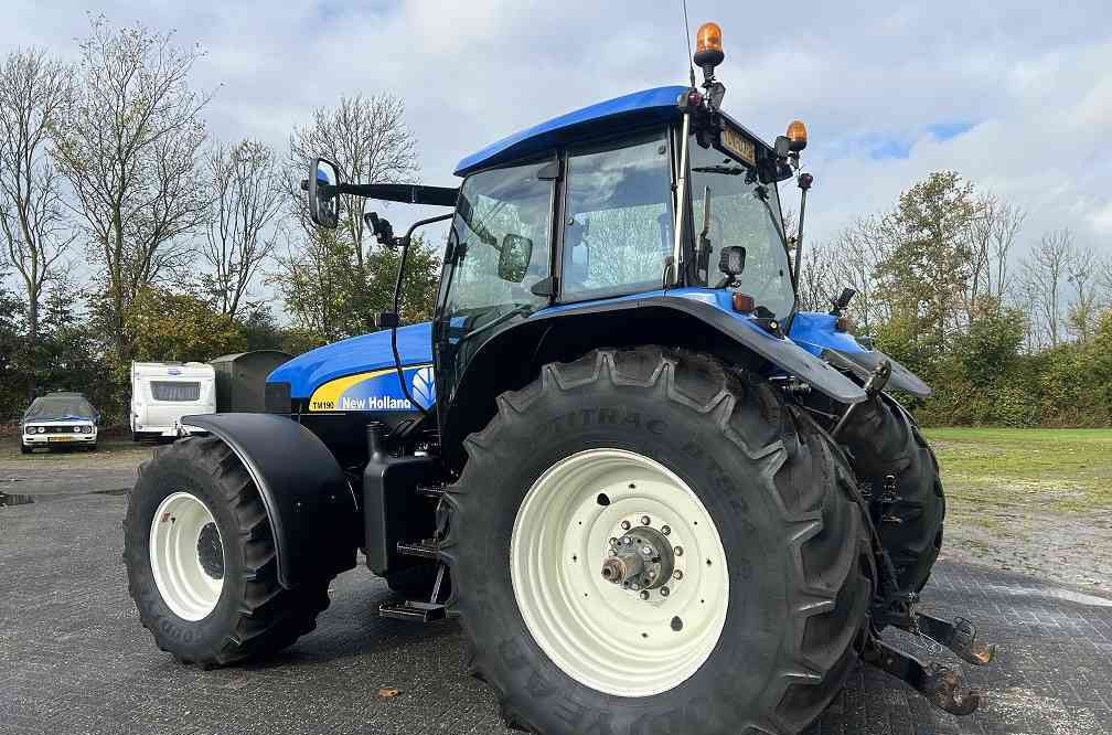 New Holland TM 190, fr.hef + PTO, airco! - Farm tractor: picture 2 New Holland TM 190, fr.hef + PTO, airco! - Farm tractor: picture 2