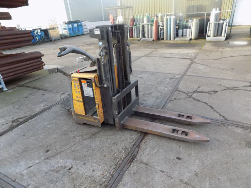Atlet electrische heftruck 1.5 ton CHOICE OFF 3 PIECES 1.5 ton - Forklift: picture 2 Atlet electrische heftruck 1.5 ton CHOICE OFF 3 PIECES 1.5 ton - Forklift: picture 2