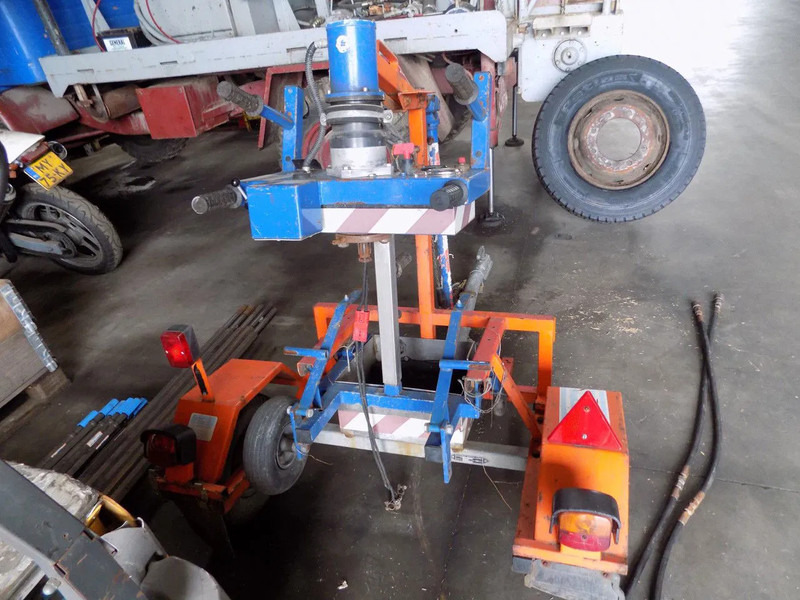 DRO ge boormachine droog - Drilling rig: picture 2 DRO ge boormachine droog - Drilling rig: picture 2