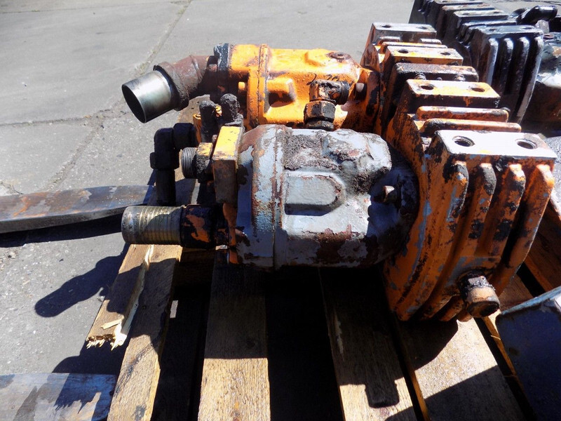 Diversen vertragings kast boormachine - Drilling rig: picture 1 Diversen vertragings kast boormachine - Drilling rig: picture 1