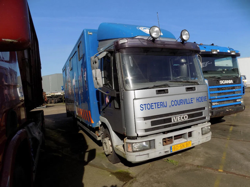 Iveco ML100E15 - Box truck: picture 2 Iveco ML100E15 - Box truck: picture 2