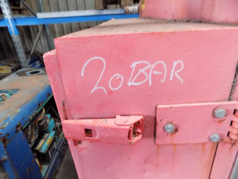 Scania compressor 20 bar scania compressor 20 bar met generator - Air compressor: picture 4 Scania compressor 20 bar scania compressor 20 bar met generator - Air compressor: picture 4