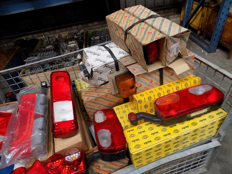 Tail light verlichting voor truck en trailer HELLA VERLICHTING truck en trailer: picture 10