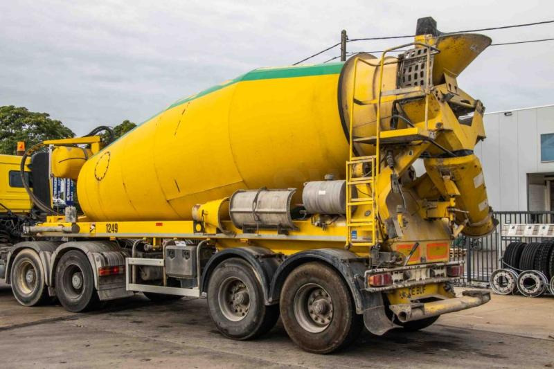 DE BUF BETON MIXER/MALAXEUR/MISCHER12M3 - Concrete mixer semi-trailer: picture 4 DE BUF BETON MIXER/MALAXEUR/MISCHER12M3 - Concrete mixer semi-trailer: picture 4