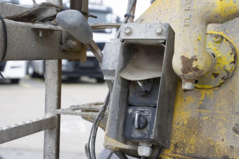 Concrete mixer semi-trailer DEBUF BETON MIXER/MALAXEUR/MISCHER-12M³: picture 7